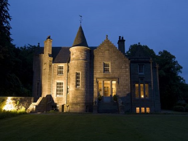 Learney House by night